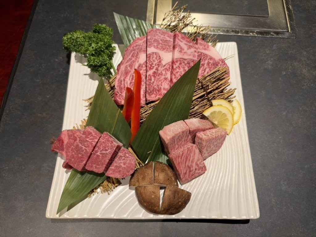A5ランク山形牛の盛り合わせ|焼肉伊達 焼肉伊達に入荷したA5ランク山形牛の盛り合わせ