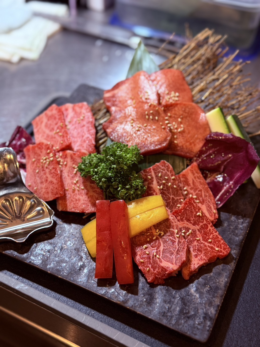 焼肉伊達|人気No.1の特上焼肉コース 銀座 焼肉伊達の人気No.1特上コースで楽しめるお肉の盛り合わせ